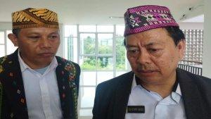 Kepala-Perpusnas-RI-Muhammad-Syarif-Bando-kanan-saat-diwawancarai-awak-media.jpg