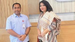 Ketua-Dewan-Kerajinan-Nasional-Daerah-Dekranasda-Kabupaten-Belu-Ny-Vivi-Lay.jpg