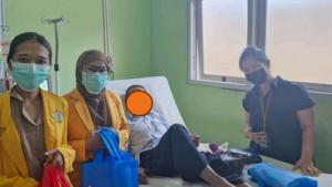 Ketua-Tim-peneliti-dari-Fakultas-Kesehatan-Masyarakat-bersama-Enumerator-Undana.jpg