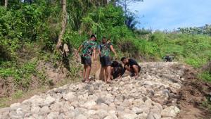 Kodim-Manggarai-kerja-jalan.jpg