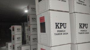 Kotak-suara-Pemilu-2024-yang-telah-dirakit-dan-tersusun-rapi-di-gudang-KPU-Rote-Ndao.jpg