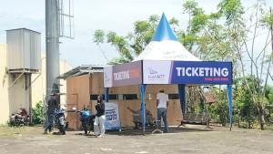 LOKET-TICKETING-Loket-penjualan-tiket-Pra-ETMC-di-Stadion-Marilonga-Ende-Sabtu-18102025.jpg