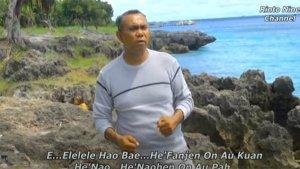 Lorenso-Amaunut-membawakan-lagu-Umnau-Au-Kuan-dari-Timor-Tengah-Utara.jpg