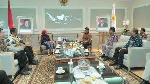 MENTERI-PAN-RB-Rini-Widyantini-dan-Kepala-BNPB-suharyanto_1.jpg