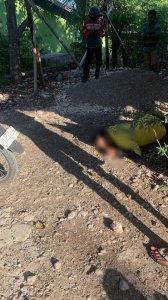 Mayat-seorang-pria-mengenakan-jaket-ojek-online-Maxim.jpg