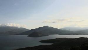 Melihat-pemandangan-bentangan-bebukitan-di-Perairan-Flores-Timur-dari-tanjung-Eputobi.jpg