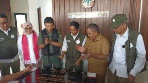 Menteri-Kehutanan-RI-Raja-Juli-Antoni-meresmikan-Kantor-Pusat-Komando-penegakan-hukum-Balinus.jpg