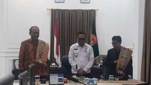 Menteri-Muda-Urusan-Komunikasi-Sosial-Timor-Leste-Expedito-Dias-Ximenes-kanan.jpg
