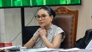 Nikita-Mirzani-saat-ditemui-di-Pengadilan-Negeri-Jakarta-Selatan-02.jpg