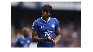 Noni-Madueke-selama-pertandingan-Premier-League.jpg