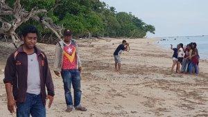 Pantai-Doreng-di-Desa-Nenbura-Kecamatan-Bola.jpg