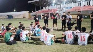 Para-pemain-Flores-United-usai-laga-uji-coba.jpg