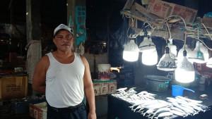Pedagang-Ikan-di-Pasar-Inpres-Matawai-Minta-Pemda-Tertibkan-Pedagang-di-Badan-Jalan.jpg