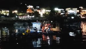 Pemadaman-kapal-terbakar.jpg