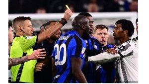 Pemain-Inter-Milan-Romelu-Lukaku-dan-pemain-Juventus-Juan-Cuadrado-terlibat-pertengkaran.jpg