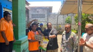 Pembagian-bingkisan-kasih-kepada-armada-TPS-Tangguh-dan-pengawas-TPS.jpg