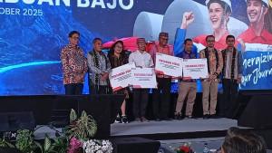 Pemberian-bantuan-pendidikan-kepada-sekolah-sekolah-di-Labuan-Bajo-dari-PT-Pertamina-Patra-Niaga.jpg