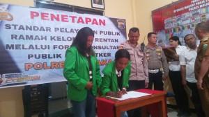 Penandatanganan-berita-acara-penetapan-standar-pelayanan-publik-ramah-kelompok-rentan.jpg