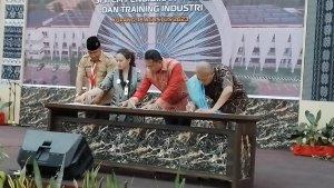 Penandatanganan-perjanjian-pendidikan-vokasi-ke-Jerman.jpg