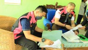 Penggeledahan-Badan-Usaha-Milik-Daerah-BUMD-dilakukan-oleh-tim-gabungan.jpg