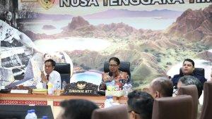 Penjabat-Gubernur-NTT-Dr-Andriko-Noto-Susanto-SP-MP-memimpin-Rapat-konsolidasi.jpg