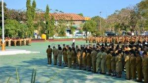 Penjabat-Wali-Kota-Kupang-Fahrensy-P-Funay-memberi-pesan.jpg