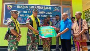 Penyerahan-MCK-oleh-TNI.jpg