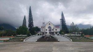 Perayaan-Jumat-Agung-di-Kota-Ruteng-Hening-Tanpa-Kendaraan-dan-Aktivitas-Usaha.jpg