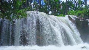 Pesona-air-terjun-Oefamba-di-Kabupaten-Rote-Ndao.jpg