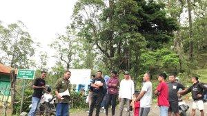 Petugas-kesehatan-dari-Puskesmas-Fatumnasi-Kabupaten-TTS.jpg