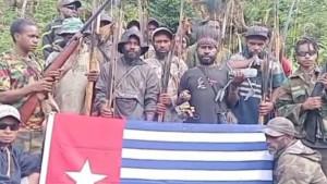 Pimpinan-KKB-Lamek-Tablo-bersama-anggotanya.jpg