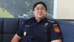 Plt-Kepala-Seksi-Kepatuhan-Internal-dan-Penyuluhan-Bea-Cukai-Kupang-Bambang-Tri-Utomo.jpg