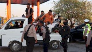 Polres-Kupang-menggelar-operasi-pekat-di-pelabuhan-ASDP-Ferry-Bolok-Kupang.jpg