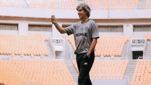 Pose-Pelatih-kepala-Bali-United-Stefano-Cugurra-alias-Teco.jpg