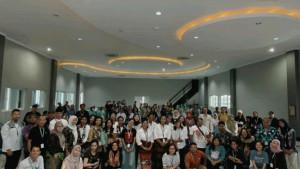 Pose-peserta-PNLH-WALHI-2025-seperti-Solidaritas-Perempuan.jpg