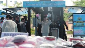 Prabowo-hadiri-pemusnahan-narkoba-di-Lapangan-Bhayangkara-Mabes-Polri-Jakarta-Rabu-2910.jpg