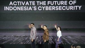 President-Director-CEO-Indosat-Vikram-Sinha-Menteri-Komunikasi-Informatika-RI-Budi-Arie.jpg