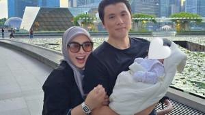 Reino-Barak-embocorkan-kehidupan-Syahrini-di-Singapura.jpg