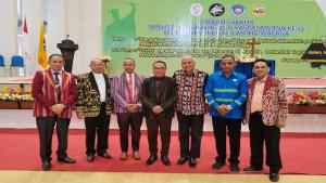 Rektor-UKAW-Kupang-ujung-kiri-Prof-Dr-Ir-Godlief-Neonufa-MT-berpose-bersama.jpg