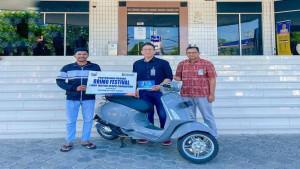 Rubai-salah-satu-nasabah-BRI-diumumkan-sebagai-pemenang-dalam-program-BRImo-Festival.jpg