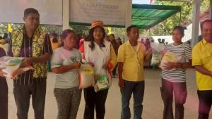 Sambut-HUT-Ke-61-DPD-Golkar-Sumba-Barat-Daya-Gelar-Pasar-Murah-Sembako.jpg