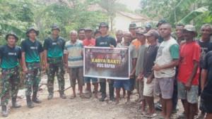 Satgas-dan-warga-Benain-B-kerja-bakti.jpg