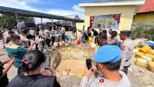 Sebanyak-31-Ton-Miras-Tanpa-Izin-Berhasil-Dimusnahkan-di-Mapolres-TTS.jpg