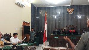Suasana-Persidangan-Praperadilan-antara-Penggugat-Mantan-Direktris-RSUD-URM-dr-Lely-Harakay.jpg