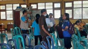 Suasana-seusai-giat-minilokakarya-tentang-stunting-di-Kantor-Camat-Wulanggitang.jpg