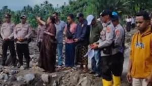 TANGKAPAN-LAYAR-Tangkapan-layar-ibu-kandung-pakai-sarung-dan-istri-korban-hilang-Mariano.jpg