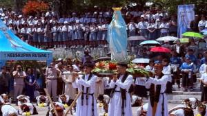 Tarian-Kolosal-dalam-Festival-Bunda-Maria-Ratu-Rosari-Golo-Curu-Tahun-2025.jpg
