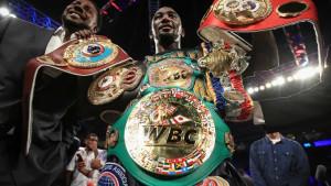 Terence-Crawford-sukses-mengalahkan-Saul-Canelo-Alvarez.jpg
