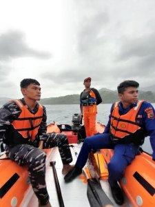 Tim-SAR-Gabungan-melaksanakan-pencarian-seorang-nelayan-Makarius-Sareng.jpg