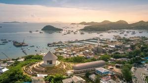WARINGIN-Keindahan-Labuan-Bajo-dilihat-dari-atas-puncak-Waringin.jpg